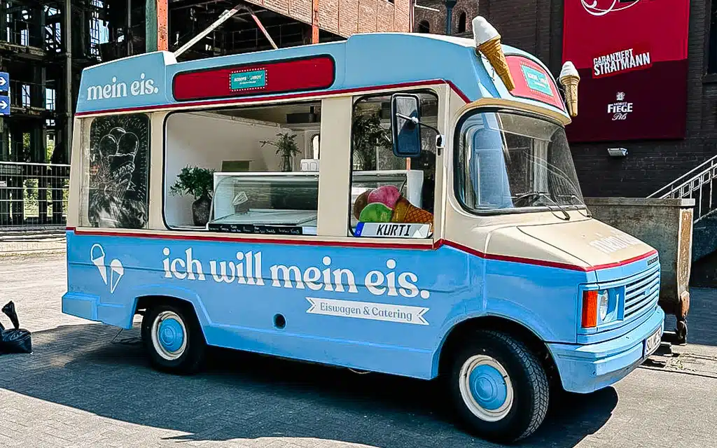Eiswagen mieten mein eis Catering Oldtimer Bedford Koeln Bonn duesseldorf