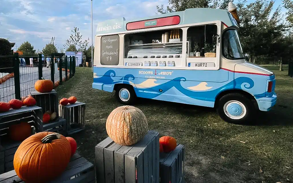 Eiswagen mieten mein eis Catering Oldtimer Bedford Koeln Bonn duesseldorf