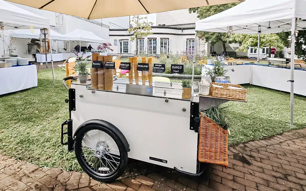 Eisfahrrad buchen Rosalie mein eis mobile Eistheke catering bonn koeln duesseldorf