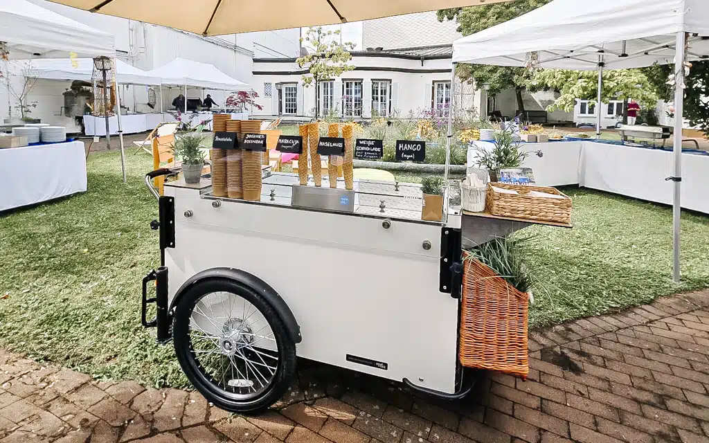 Eisfahrrad buchen Rosalie mein eis mobile Eistheke catering bonn koeln duesseldorf