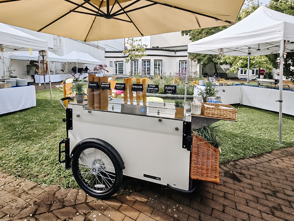 Eisfahrrad buchen Rosalie mein eis mobile Eistheke catering bonn koeln duesseldorf