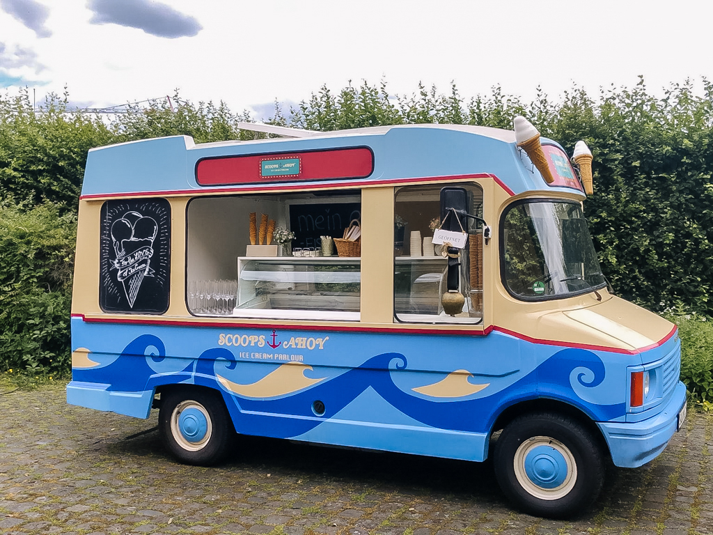 Eiswagen mieten mein eis Catering Oldtimer Bedford Koeln Bonn duesseldorf