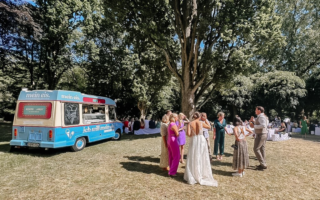 Eiswagen mieten mein eis Catering Oldtimer Koeln Bonn duesseldorf