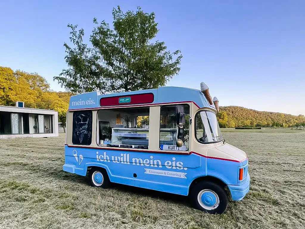 Eiswagen mieten mein eis Catering Oldtimer Bedford Koeln Bonn duesseldorf