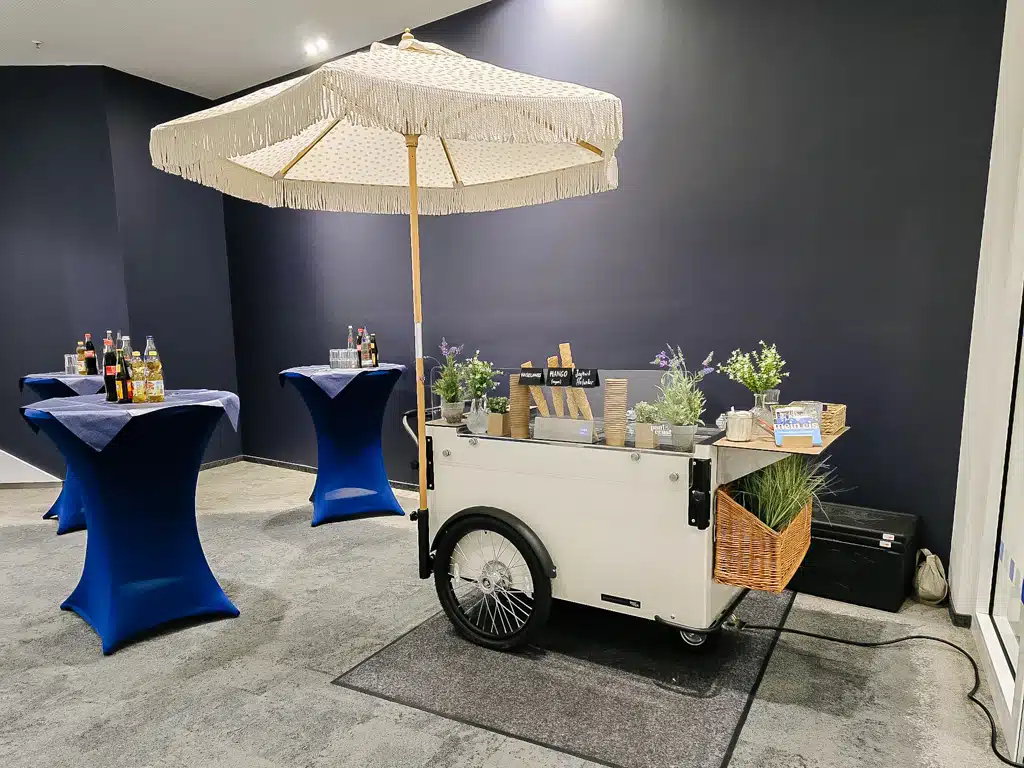 Eisfahrrad buchen Rosalie mein eis mobile Eistheke catering bonn koeln duesseldorf